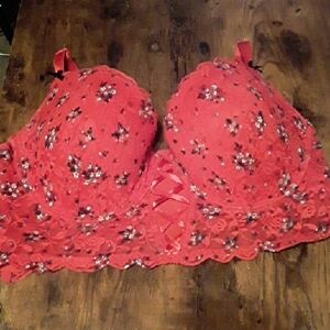 Like New Kiss & Tell Intimates 44D Sexy Red & Black Lightly Padded underwire
